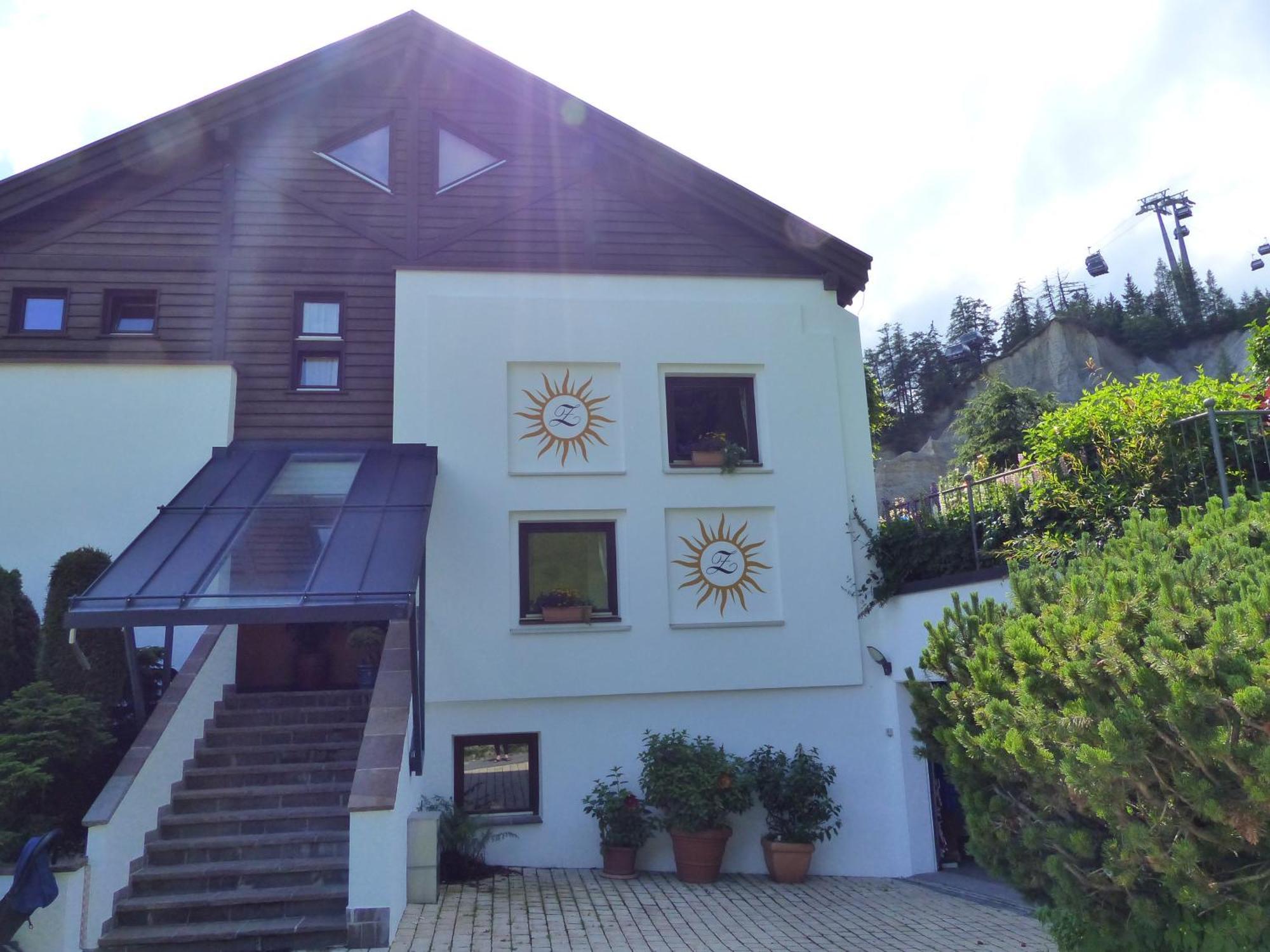 Hotel Garni Zerzer Serfaus Bagian luar foto