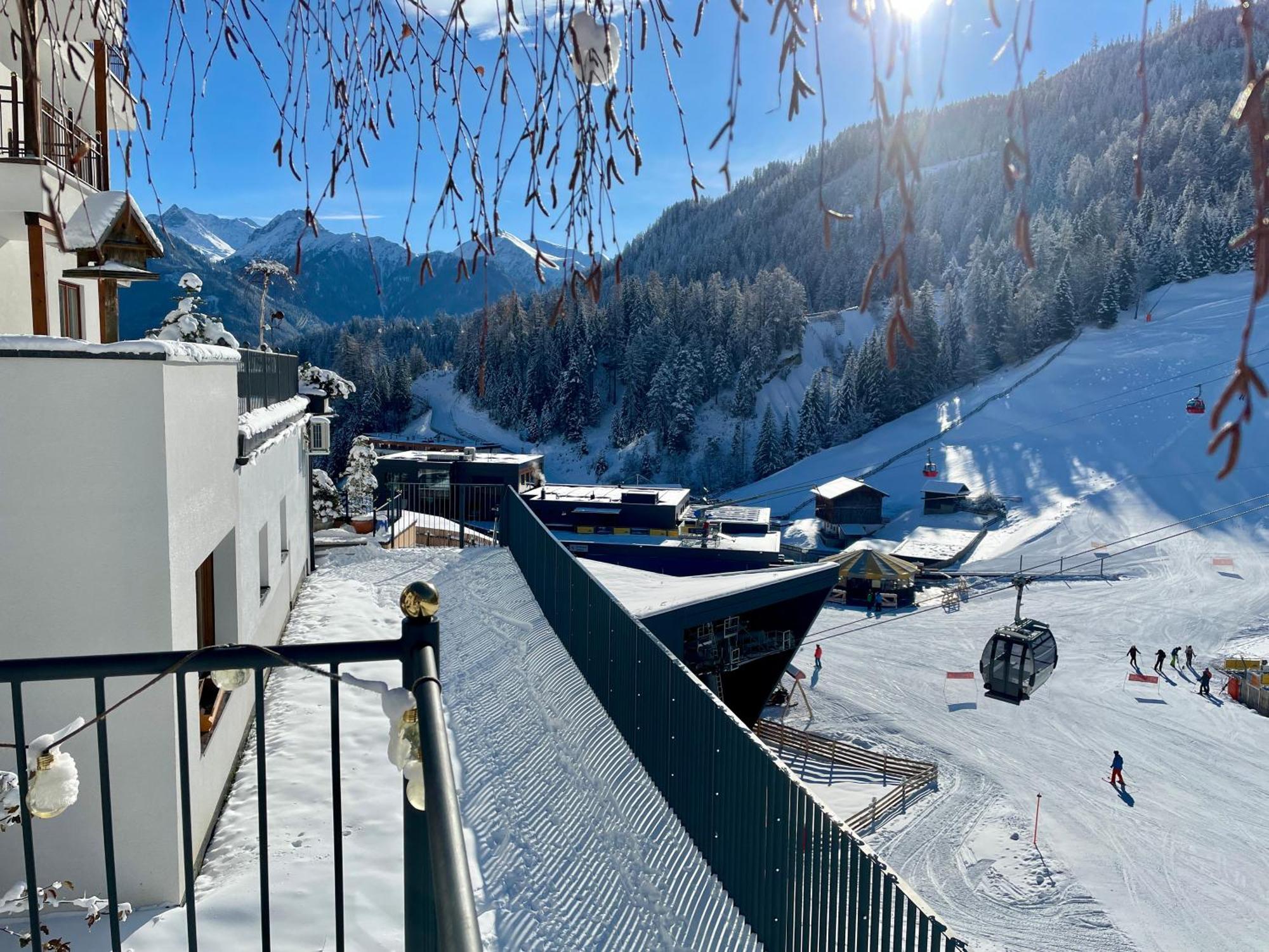 Hotel Garni Zerzer Serfaus Bagian luar foto