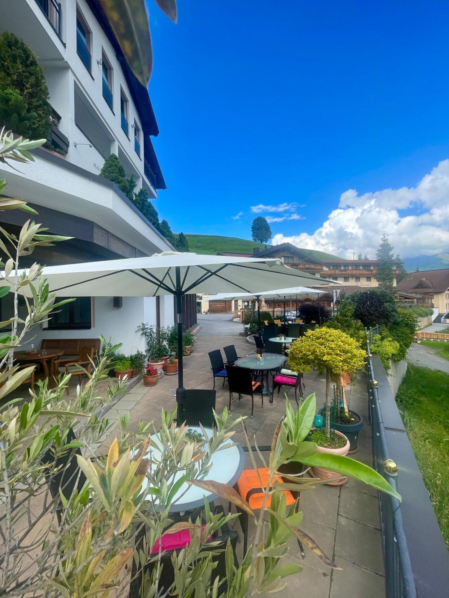 Hotel Garni Zerzer Serfaus Bagian luar foto