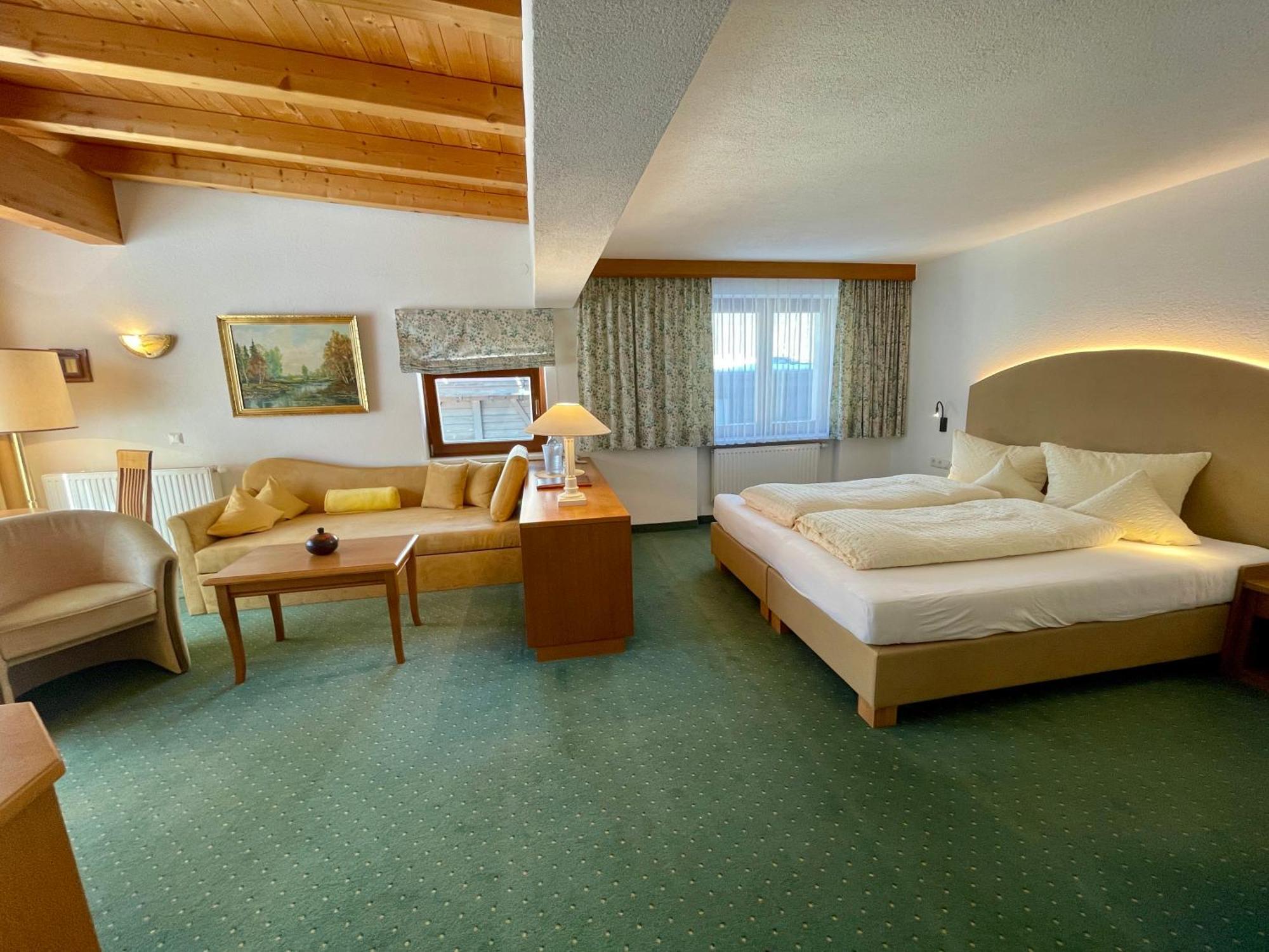 Hotel Garni Zerzer Serfaus Bagian luar foto
