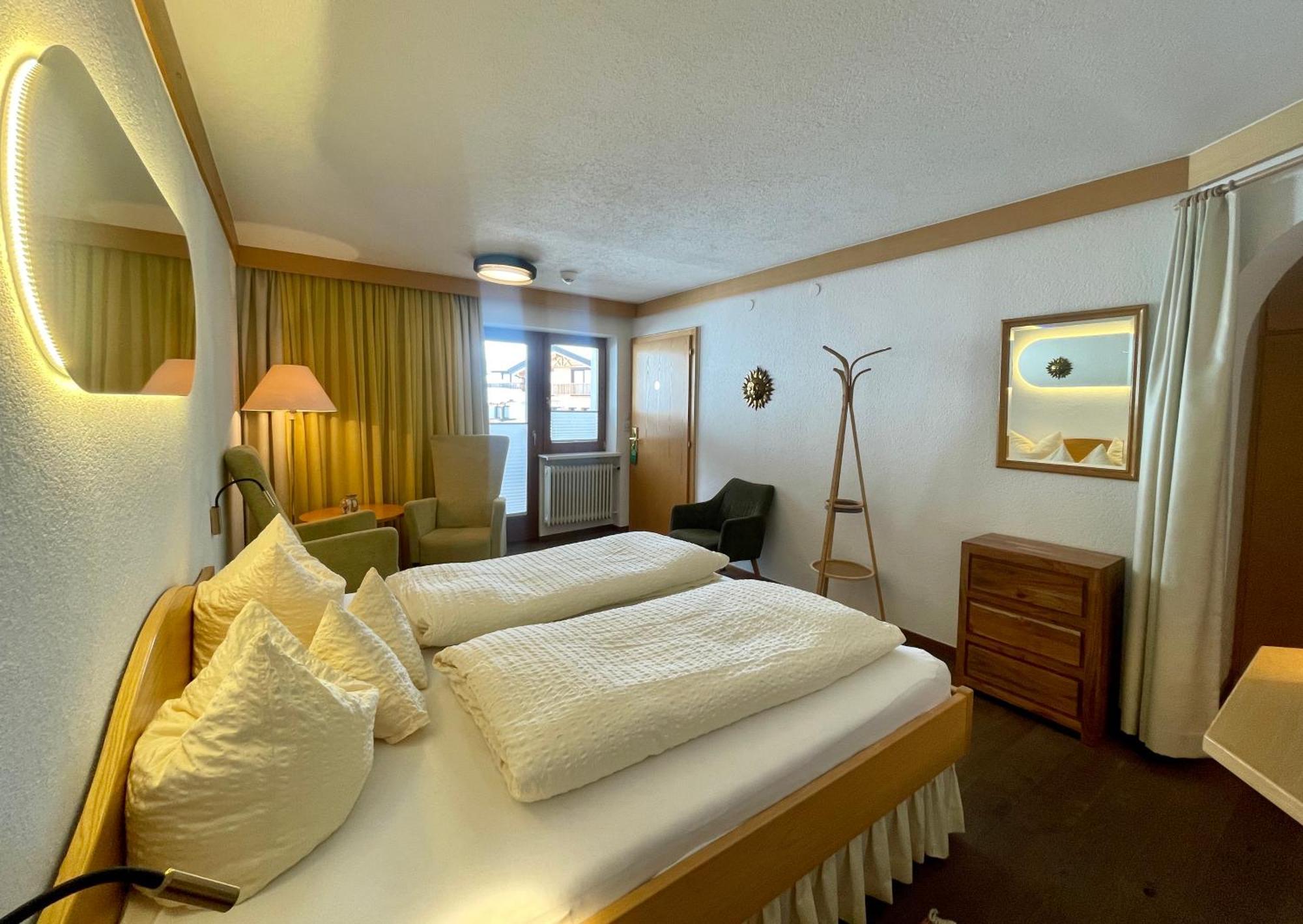 Hotel Garni Zerzer Serfaus Bagian luar foto