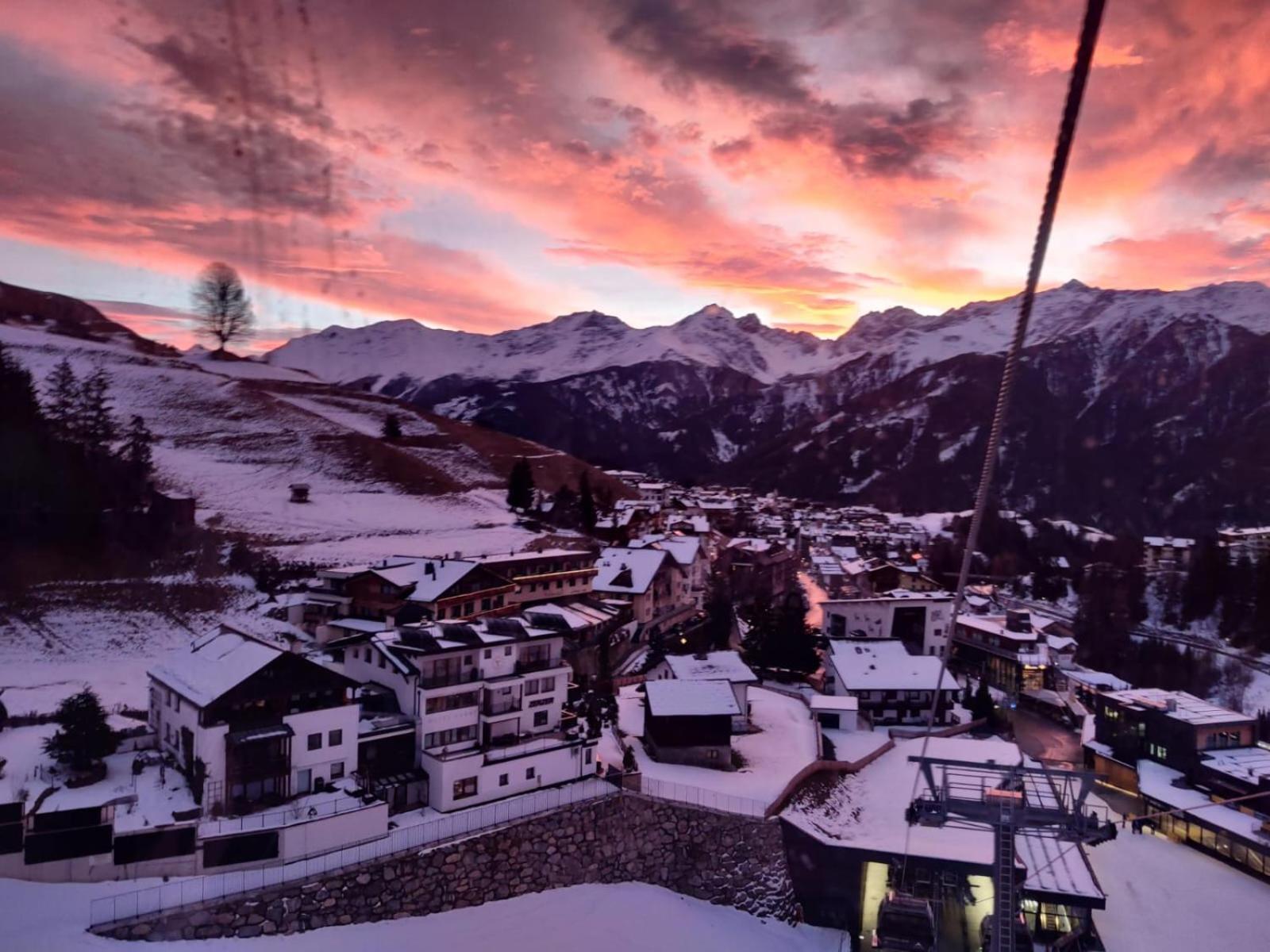 Hotel Garni Zerzer Serfaus Bagian luar foto
