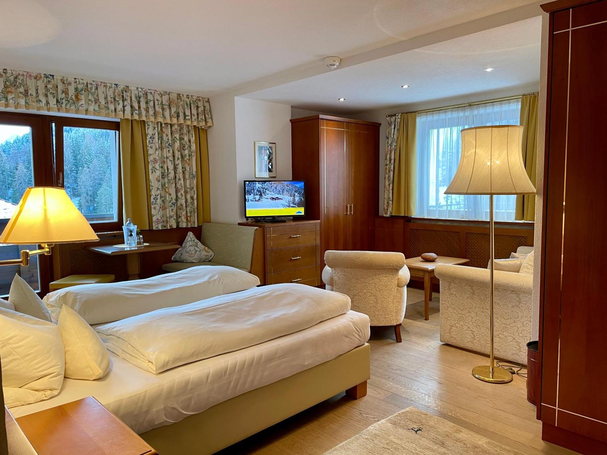 Hotel Garni Zerzer Serfaus Bagian luar foto