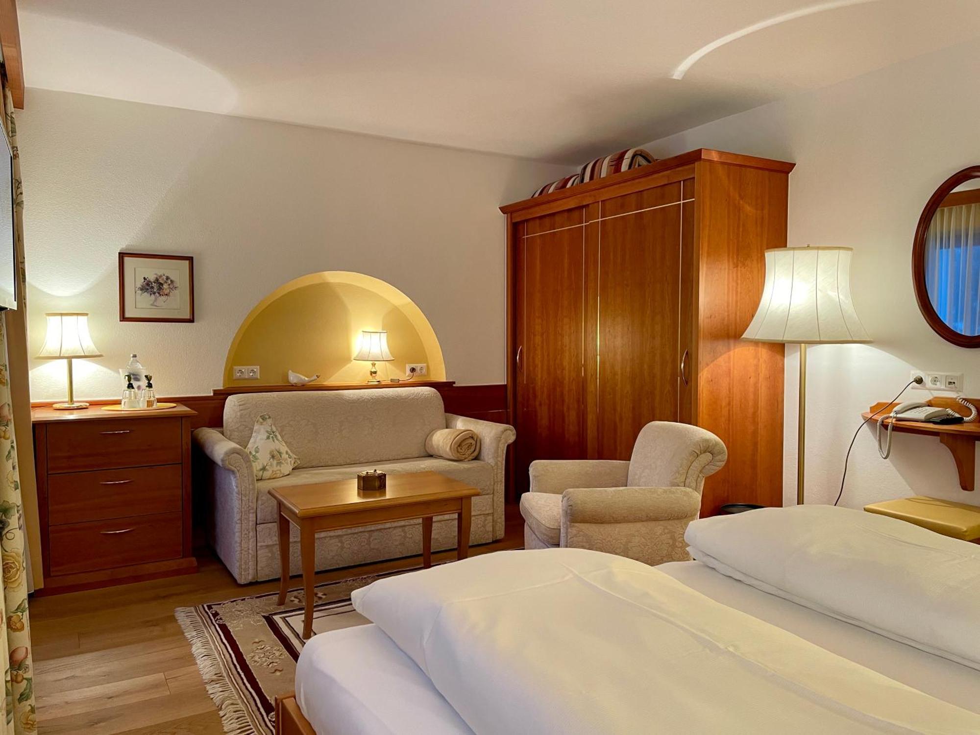 Hotel Garni Zerzer Serfaus Bagian luar foto